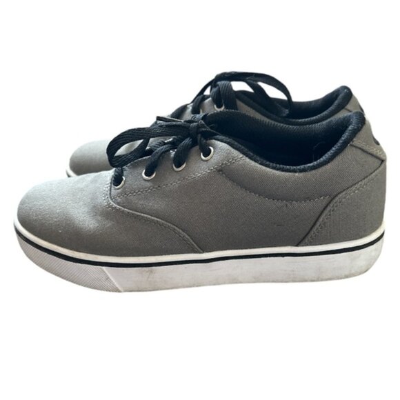 Heelys Boys Grey and Black Sneakers With Wheels Size 5 Youth - Picture 3 of 7